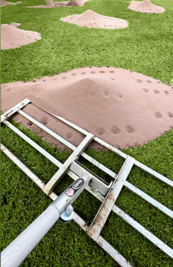 Lawn levelling Rake / Lute - In Action 1 Lawn levelling Rake / Lute - In Action 1