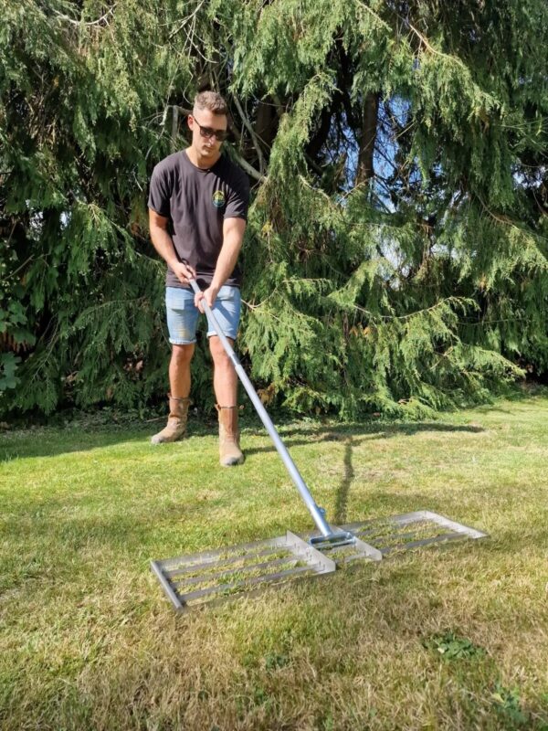 Lawn levelling Rake / Lute - In Action 5 Lawn levelling Rake / Lute - In Action 5