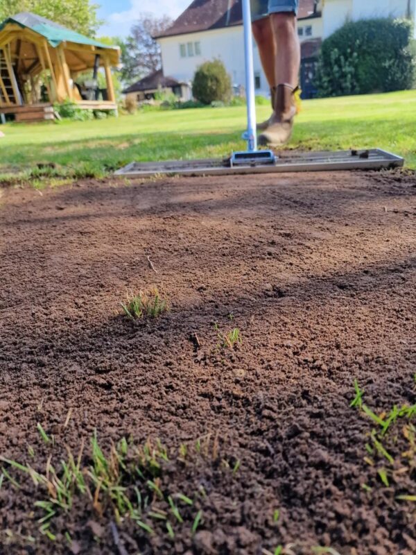 Lawn levelling Rake / Lute - In Action 6 Lawn levelling Rake / Lute - In Action 6