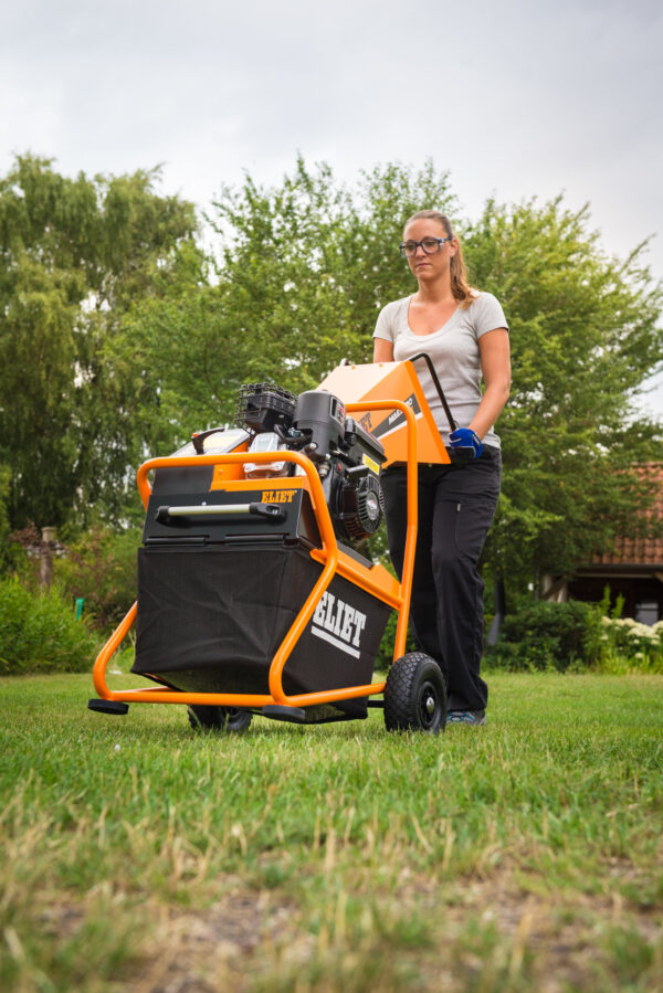 Petrol Chipper Shredder 40mm - In Action 3 Petrol Chipper Shredder 40mm - In Action 3