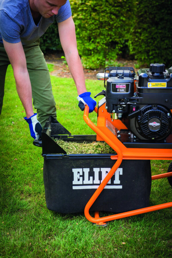 Petrol Chipper Shredder 40mm - In Action 8 Petrol Chipper Shredder 40mm - In Action 8