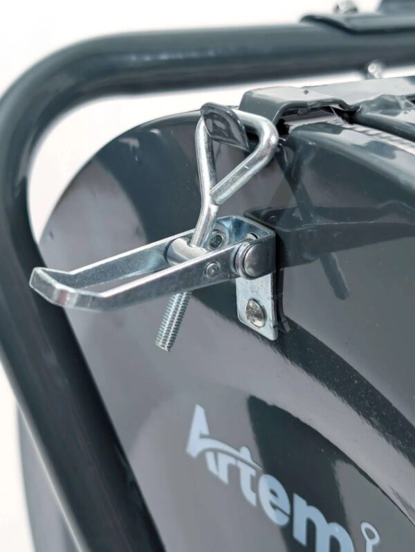 Top Dressing, Soil & Compost Spreader - Clasp Open