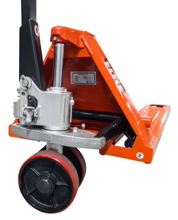 2000kg Pallet Truck - Polyurethane Steer Wheels Front view of the non-marking Polyurethane (PU) steer wheels and silver hydraulic pump on a 2000kg capacity pallet truck.